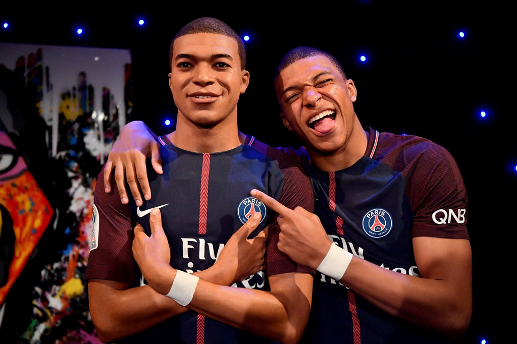 Mbappe được dựng tượng sáp ở tuổi 19